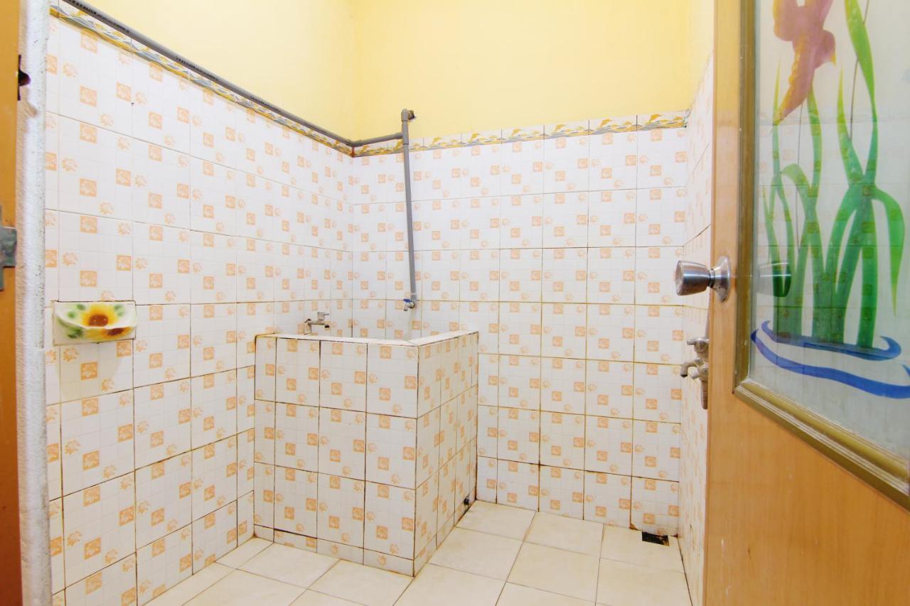Arjuna Hostel Semarang Oda fotoğraf