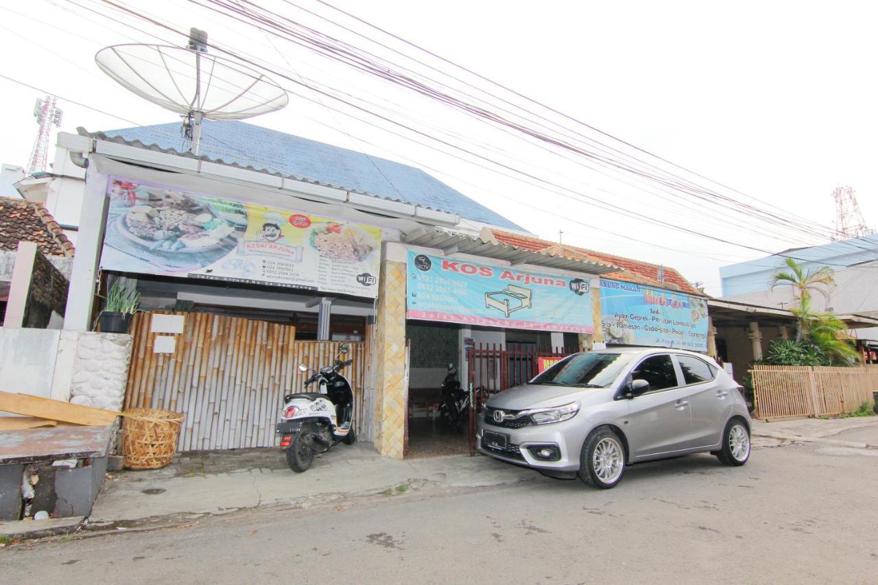 Arjuna Hostel Semarang Dış mekan fotoğraf